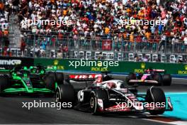 Kevin Magnussen (DEN) Haas VF-24. 05.05.2024. Formula 1 World Championship, Rd 6, Miami Grand Prix, Miami, Florida, USA, Race Day.