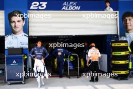 Alexander Albon (THA) Williams Racing. 04.05.2024. Formula 1 World Championship, Rd 6, Miami Grand Prix, Miami, Florida, USA, Sprint and Qualifying Day.