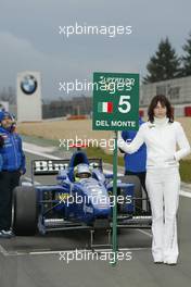31.10.2004 Nurburgring, Germany, Sunday, 31 October 2004, SUPERFUND Grid girl and Fabrizio Del Monte, ITA, GP Racing - SUPERFUND EURO 3000 Championship Rd 10, Nurburgring, Germany, GER - SUPERFUND COPYRIGHT FREE editorial use only