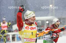 05.12.2010, Oestersund, Sweden (SWE): Emil Hegle Svendsen (NOR), Madshus, Rottefella, Swix, Odlo, Ole Einar Bjoerndalen (NOR), Madshus, Rottefella, Odlo - IBU world cup biathlon, pursuit men, Oestersund (SWE). www.xpb.cc. © Manzoni/xpb.cc. Every downloaded picture is fee-liable.