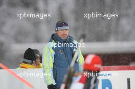 05.12.2010, Oestersund, Sweden (SWE): Borut Nunar (SLO), IBU assistent race director watches athletes - IBU world cup biathlon, pursuit women, Oestersund (SWE). www.xpb.cc. © Manzoni/xpb.cc. Every downloaded picture is fee-liable.