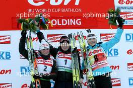 16.01.2011, Ruhpolding, Germany (GER): (L-R): Andrea Henkel (GER), Fischer, Rottefella, Exel, adidas, Toko, Tora Berger (NOR), Fischer, Rottefella, Odlo, Kaisa Maekaeraeinen (FIN), Fischer, Rottefella, Leki, Odlo - IBU world cup biathlon, pursuit women, Ruhpolding (GER). www.xpb.cc. © Manzoni/xpb.cc. Every downloaded picture is fee-liable.