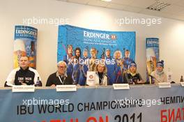 11.03.2011, Khanty-Mansiysk, Russia (RUS): l-r: Werner Brombach (GER), CEO Privatbrauerei Erdinger Weissbraeu Werner Brombach GmbH, Waltraud Kaiser (GER), Magdalena Neuner (GER), Fischer, Rottefella, Exel, adidas, Miriam Goessner (GER), Fischer, Salomon, Swix, adidas - IBU world championships biathlon, Erdinger pressconference, Khanty-Mansiysk (RUS). www.xpb.cc. © Manzoni/xpb.cc. Every downloaded picture is fee-liable.