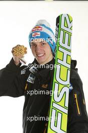 03.03.2011, Oslo, Norway (NOR): Gregor Schlierenzauer (AUT), Fischer  - FIS nordic world ski championships, ski jumping, medals, Oslo (NOR). www.xpb.cc. © Hemmersbach/xpb.cc. Every downloaded picture is fee-liable.