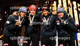 27.02.2011, Oslo, Norway (NOR):  team Norway in the victory ceremony (l-r) Tom Hilde (NOR), Fischer, Anders Bardal (NOR), Fischer, Bjoern Einar Romoeren (NOR), Fischer and Anders Jacobsen (NOR), Fischer - FIS nordic world ski championships, ski jumping, team HS106, Oslo (NOR). www.xpb.cc. © Laiho/xpb.cc. Every downloaded picture is fee-liable.