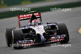 Daniil Kvyat (RUS) Scuderia Toro Rosso STR9. 15.03.2014. Formula 1 World Championship, Rd 1, Australian Grand Prix, Albert Park, Melbourne, Australia, Qualifying Day.