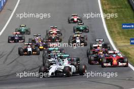 Pole sitter Felipe Massa (BRA) Williams FW36 leads at the start of the race. 22.06.2014. Formula 1 World Championship, Rd 8, Austrian Grand Prix, Spielberg, Austria, Race Day.