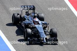 Kevin Magnussen (DEN), McLaren F1  08.04.2014. Formula One Testing, Bahrain Test, Day One, Sakhir, Bahrain.