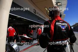 Marussia F1 Team mechanic, Max Chilton (GBR), Marussia F1 Team  08.04.2014. Formula One Testing, Bahrain Test, Day One, Sakhir, Bahrain.