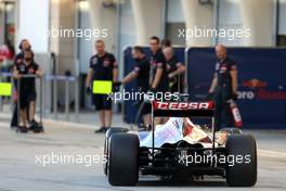 Daniil Kvyat (RUS), Scuderia Toro Rosso  08.04.2014. Formula One Testing, Bahrain Test, Day One, Sakhir, Bahrain.