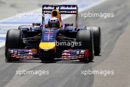 Daniel Ricciardo (AUS), Red Bull Racing  09.04.2014. Formula One Testing, Bahrain Test, Day Two, Sakhir, Bahrain.