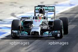 Lewis Hamilton (GBR), Mercedes AMG F1 Team  09.04.2014. Formula One Testing, Bahrain Test, Day Two, Sakhir, Bahrain.