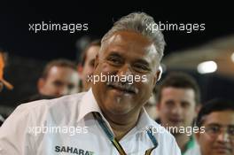 Dr. Vijay Mallya (IND) Sahara Force India F1 Team Owner celebrates with the team. 06.04.2014. Formula 1 World Championship, Rd 3, Bahrain Grand Prix, Sakhir, Bahrain, Race Day.