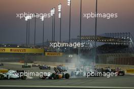 Sergio Perez (MEX) Sahara Force India F1 VJM07 at the start of the race. 06.04.2014. Formula 1 World Championship, Rd 3, Bahrain Grand Prix, Sakhir, Bahrain, Race Day.