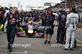 Daniel Ricciardo (AUS) Red Bull Racing RB10 on the grid. 20.04.2014. Formula 1 World Championship, Rd 4, Chinese Grand Prix, Shanghai, China, Race Day.