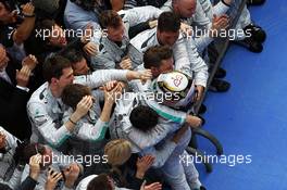 Race winner celebrates in parc ferme with the team. 20.04.2014. Formula 1 World Championship, Rd 4, Chinese Grand Prix, Shanghai, China, Race Day.