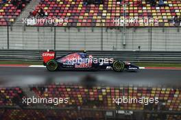 Daniil Kvyat (RUS) Scuderia Toro Rosso STR9. 19.04.2014. Formula 1 World Championship, Rd 4, Chinese Grand Prix, Shanghai, China, Qualifying Day.