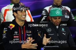 (L to R): Daniel Ricciardo (AUS) Red Bull Racing and Lewis Hamilton (GBR) Mercedes AMG F1 in the FIA Press Conference. 17.04.2014. Formula 1 World Championship, Rd 4, Chinese Grand Prix, Shanghai, China, Preparation Day.
