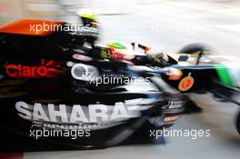 Sergio Perez (MEX) Sahara Force India F1 VJM07. 23.11.2014. Formula 1 World Championship, Rd 19, Abu Dhabi Grand Prix, Yas Marina Circuit, Abu Dhabi, Race Day.