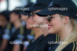 Grid girls. 23.11.2014. Formula 1 World Championship, Rd 19, Abu Dhabi Grand Prix, Yas Marina Circuit, Abu Dhabi, Race Day.