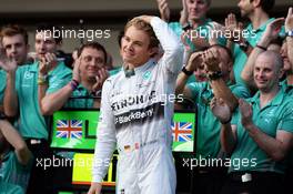 Nico Rosberg (GER) Mercedes AMG F1 with the team 02.11.2014. Formula 1 World Championship, Rd 17, United States Grand Prix, Austin, Texas, USA, Race Day.