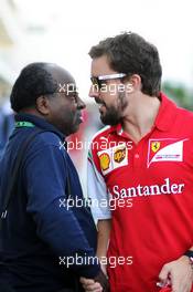 (L to R): Everett Souratt (USA) with Fernando Alonso (ESP) Ferrari. 30.10.2014. Formula 1 World Championship, Rd 17, United States Grand Prix, Austin, Texas, USA, Preparation Day.
