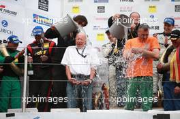 Ice Bucket Challenge on the Podium, Karl Mauer, VLN Chairman 23.08.2014. VLN Sechs-Stunden-ADAC-Ruhr-Pokal-Rennen, Round 7, Nurburgring, Germany.