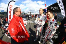 DARREN COX (GBR) HEAD OF COMMUNICATION NISSAN WITH ALEX BUNCOMBE (GBR) WOLFGANG REIP (DEU) 19-20.09.2015. Blancpain Endurance Series, Rd 6, Nurburgring, Germany.