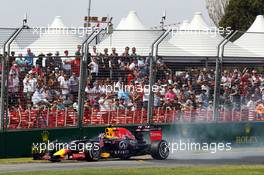 Daniil Kvyat (RUS) Red Bull Racing RB11 locks up under braking. 14.03.2015. Formula 1 World Championship, Rd 1, Australian Grand Prix, Albert Park, Melbourne, Australia, Qualifying Day.