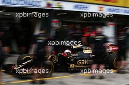 Romain Grosjean (FRA) Lotus F1 E23 in the pits. 14.03.2015. Formula 1 World Championship, Rd 1, Australian Grand Prix, Albert Park, Melbourne, Australia, Qualifying Day.