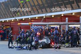 Daniil Kvyat (RUS) Red Bull Racing RB11 in the pits. 21.02.2015. Formula One Testing, Day Three, Barcelona, Spain.