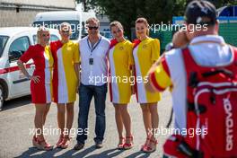 Fans with grid girls. 22.08.2015. Formula 1 World Championship, Rd 11, Belgian Grand Prix, Spa Francorchamps, Belgium, Qualifying Day.