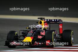 Daniel Ricciardo (AUS) Red Bull Racing RB11. 17.04.2015. Formula 1 World Championship, Rd 4, Bahrain Grand Prix, Sakhir, Bahrain, Practice Day