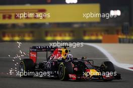 Daniel Ricciardo (AUS) Red Bull Racing RB11 sends sparks flying. 17.04.2015. Formula 1 World Championship, Rd 4, Bahrain Grand Prix, Sakhir, Bahrain, Practice Day