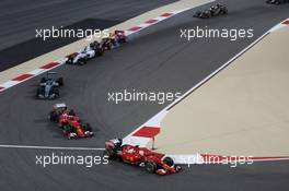 Sebastian Vettel (GER) Ferrari SF15-T at the start of the race. 19.04.2015. Formula 1 World Championship, Rd 4, Bahrain Grand Prix, Sakhir, Bahrain, Race Day.