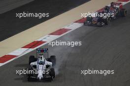 Felipe Massa (BRA) Williams FW37 locks up under braking. 19.04.2015. Formula 1 World Championship, Rd 4, Bahrain Grand Prix, Sakhir, Bahrain, Race Day.