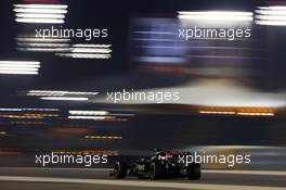 Pastor Maldonado (VEN) Lotus F1 E23. 18.04.2015. Formula 1 World Championship, Rd 4, Bahrain Grand Prix, Sakhir, Bahrain, Qualifying Day.