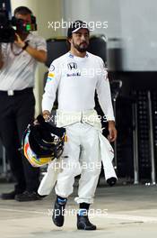 Fernando Alonso (ESP) McLaren. 18.04.2015. Formula 1 World Championship, Rd 4, Bahrain Grand Prix, Sakhir, Bahrain, Qualifying Day.
