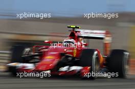 Kimi Raikkonen (FIN) Ferrari SF15-T. 18.04.2015. Formula 1 World Championship, Rd 4, Bahrain Grand Prix, Sakhir, Bahrain, Qualifying Day.