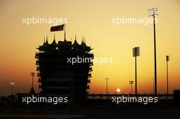 The sun sets over the circuit. 19.04.2015. Formula 1 World Championship, Rd 4, Bahrain Grand Prix, Sakhir, Bahrain, Race Day.