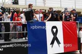 The drivers parade pays respects to the victims of the Paris terrorist attacks. 15.11.2015. Formula 1 World Championship, Rd 18, Brazilian Grand Prix, Sao Paulo, Brazil, Race Day.