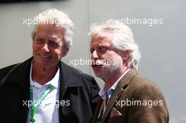 (L to R): Michael Douglas (USA) Actor with Kevin Eason (GBR) Journalist. 06.06.2015. Formula 1 World Championship, Rd 7, Canadian Grand Prix, Montreal, Canada, Qualifying Day.