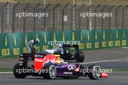 Felipe Massa (BRA) Williams FW37 crashes in the second practice session. 10.04.2015. Formula 1 World Championship, Rd 3, Chinese Grand Prix, Shanghai, China, Practice Day.