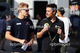 (L to R): Marcus Ericsson (SWE) Sauber F1 Team with Jolyon Palmer (GBR) Lotus F1 Team Test and Reserve Driver. 08.05.2015. Formula 1 World Championship, Rd 5, Spanish Grand Prix, Barcelona, Spain, Practice Day.
