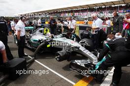 Lewis Hamilton (GBR) Mercedes AMG F1 W06 on the grid. 05.07.2015. Formula 1 World Championship, Rd 9, British Grand Prix, Silverstone, England, Race Day.