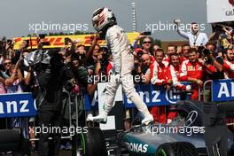Race winner Lewis Hamilton (GBR) Mercedes AMG F1 W06 celebrates in parc ferme. 05.07.2015. Formula 1 World Championship, Rd 9, British Grand Prix, Silverstone, England, Race Day.