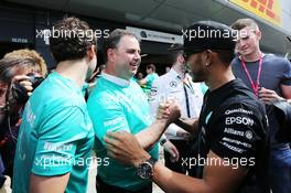 Race winner Lewis Hamilton (GBR) Mercedes AMG F1 celebrates with Ron Meadows (GBR) Mercedes GP Team Manager and the team. 05.07.2015. Formula 1 World Championship, Rd 9, British Grand Prix, Silverstone, England, Race Day.