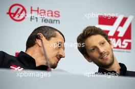 (L to R): Guenther Steiner (ITA) Haas F1 Team Prinicipal with Romain Grosjean (FRA). 29.09.2015. Haas F1 Team Driver Announcement, Kannapolis, North Carolina, USA.