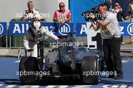 Race winner Lewis Hamilton (GBR) Mercedes AMG F1 W06 celebrates in parc ferme. 06.09.2015. Formula 1 World Championship, Rd 12, Italian Grand Prix, Monza, Italy, Race Day.