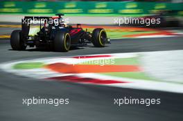 Fernando Alonso (ESP) McLaren MP4-30. 06.09.2015. Formula 1 World Championship, Rd 12, Italian Grand Prix, Monza, Italy, Race Day.
